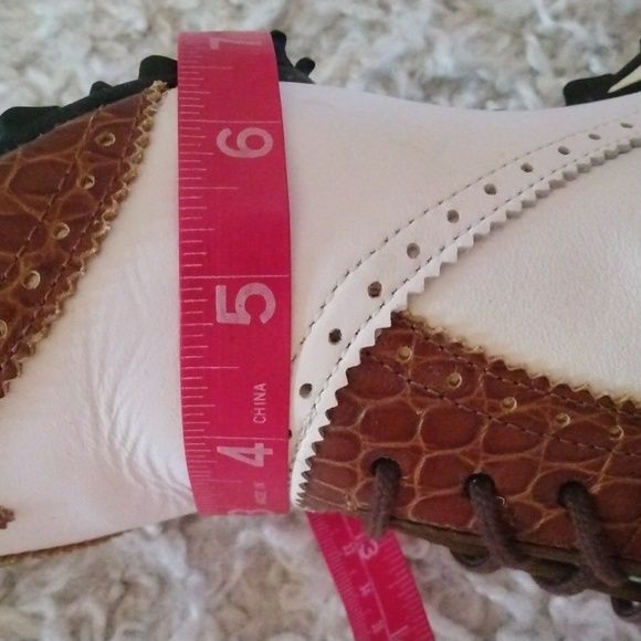 Footjoy Golf Shoes. - Picture 8 of 9